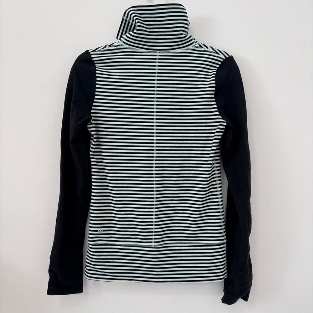 Lululemon Daily Yoga Jacket Sz 4 Mint Moment Stripe Black EUC - Picture 6 of 9